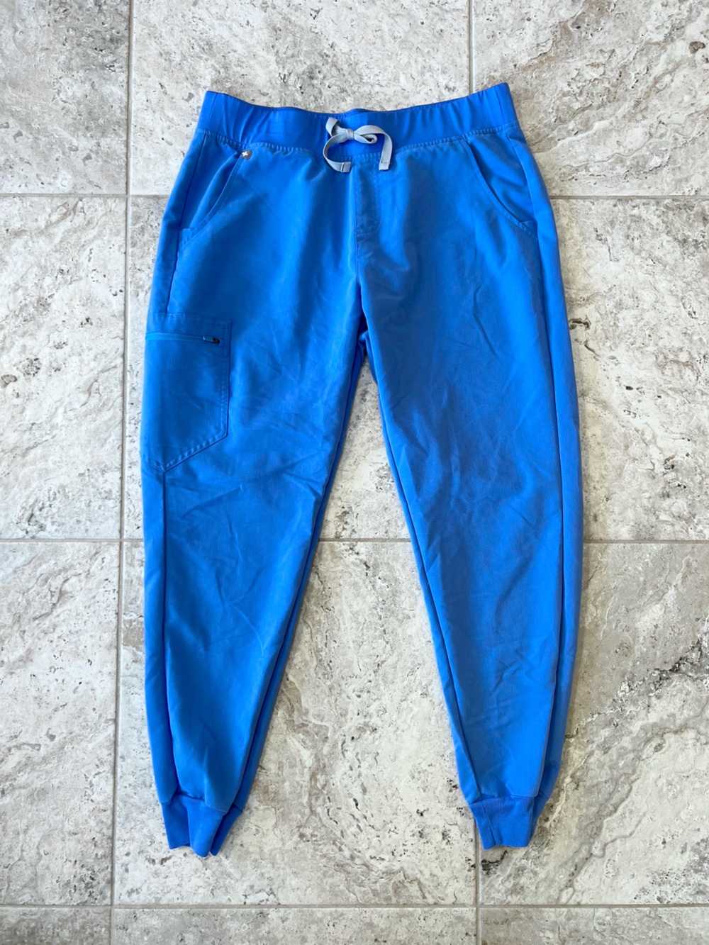 FIGS Women's Zamora Jogger Scrub Pants in Ceil Blue (PO# 3589), size Large